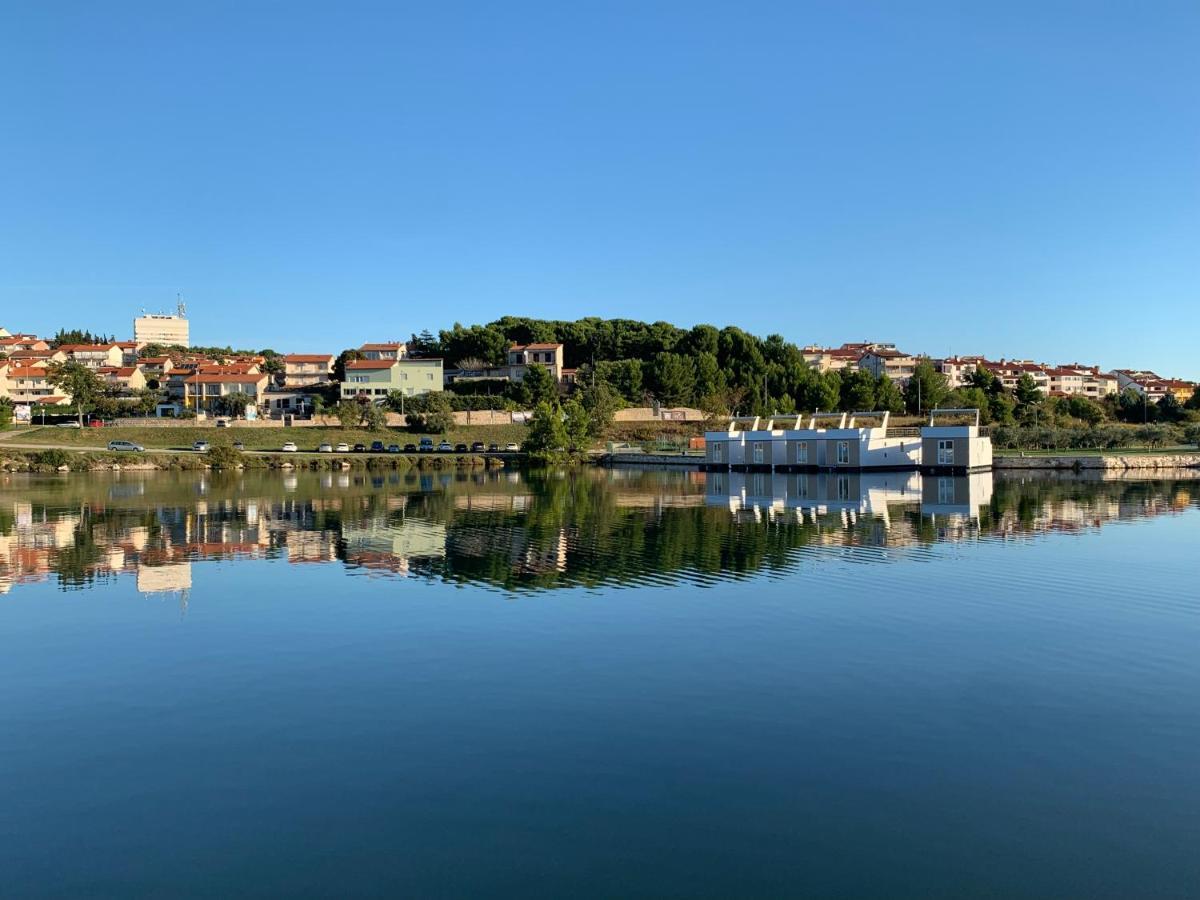 Floating Sea House - 1 * Pula