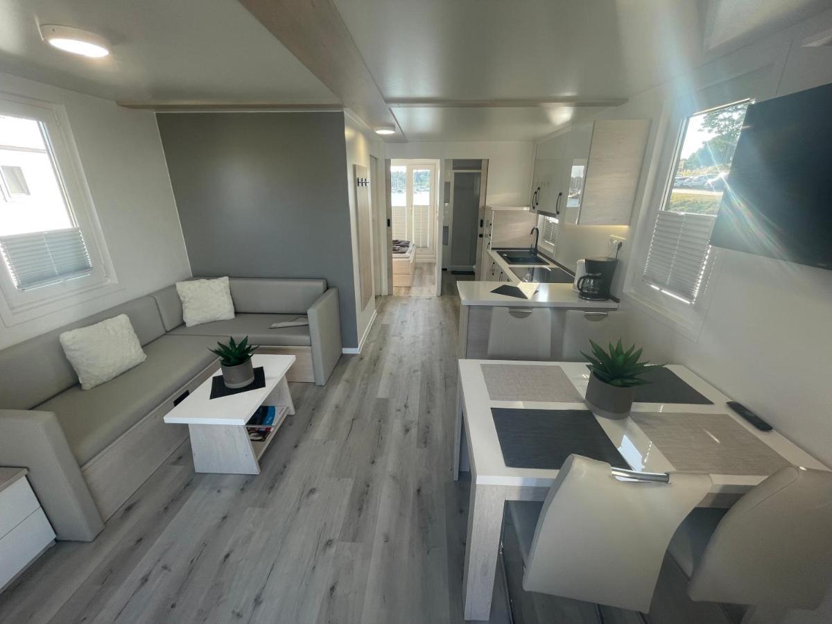 Apartment Floating Sea House - 1 Pula