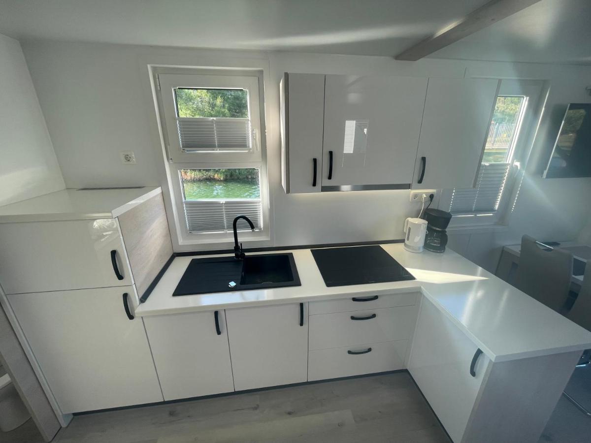 Apartment Floating Sea House - 1 *